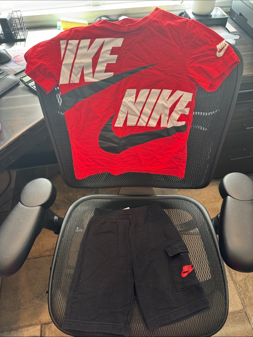 Nike Black Cargo Shorts with Matching Shirt. Size boys 7